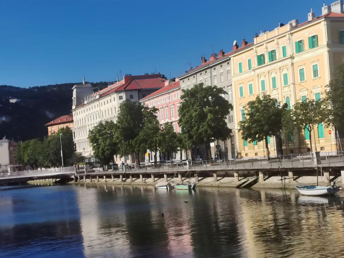 Market & Art Square Place Рийека Екстериор снимка
